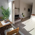 Apartament Sunshine, What Else?